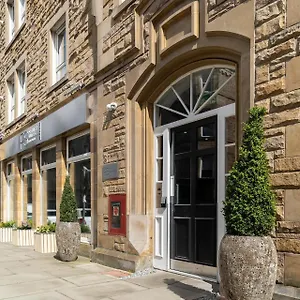 Premier Fountain Court Apartment Edinburgh